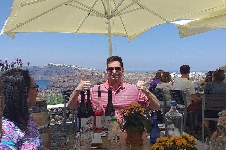 Santorini Weintour : Gemeinsame Verkostung in 3 Weingütern