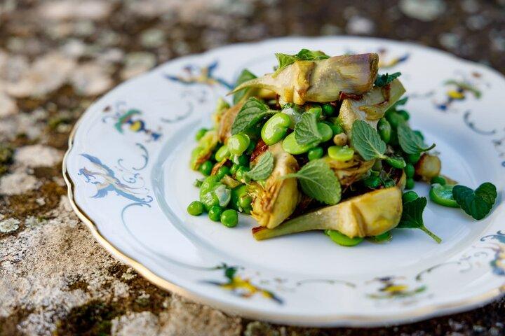 ローマ発：歴史あるワイナリーでプライベートワインテイスティング＆ランチ（1712年）