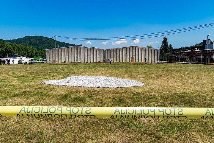 スレブレニツァ虐殺ツアーを理解する + 地元の家族とのランチ付き