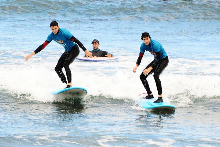 Cours de surf en groupe à Playa de Las Américas avec photographies