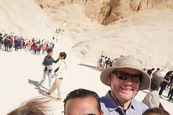 ルクソールからエドフ、コム オンボ、ボートで行くイシス神殿、アブ シンベルへの 2 日間のすばらしい旅行
