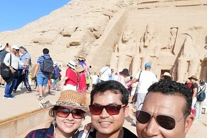 ルクソールからエドフ、コム オンボ、ボートで行くイシス神殿、アブ シンベルへの 2 日間のすばらしい旅行