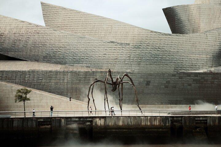 Private Guggenheim Bilbao & Costa Basca Tour a partir de San Sebastian