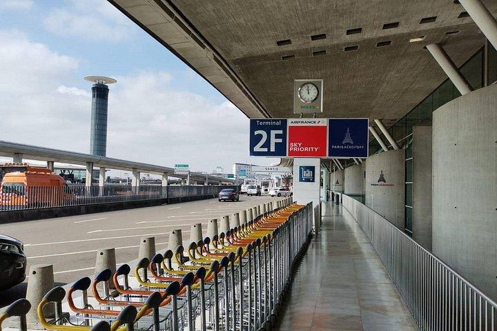 シャルル ド ゴール空港からパリへのプライベート送迎