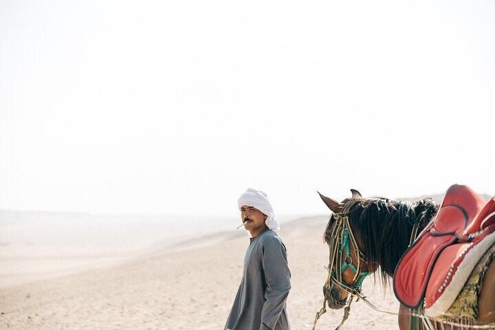 Pyramids Of Giza, Camel Ride And The Museum Of Egyptian Antiques - Private