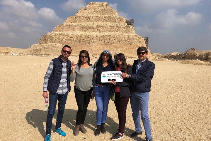 Pyramider, Memphis, Sakkara dagsutflykt utan extra kostnad.