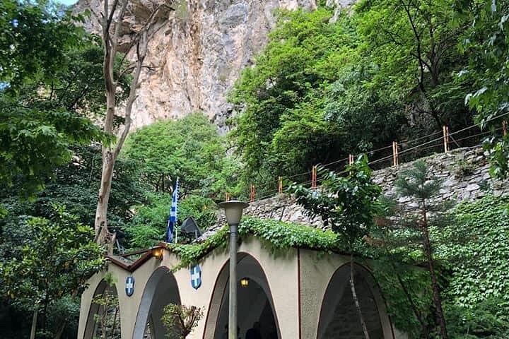 Sacred Delphi & Osios Loukas in a Full Day Private Tour