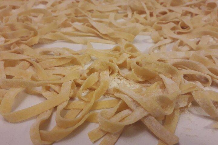 イタリア人シェフと一緒にイタリア料理のレシピを学ぶ