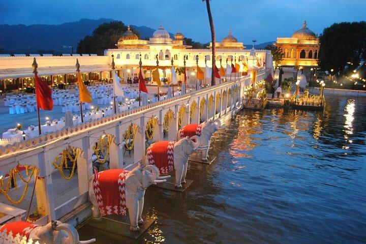 Udaipur: Abendessen auf der Insel Jag Mandir mit Bootstransfer