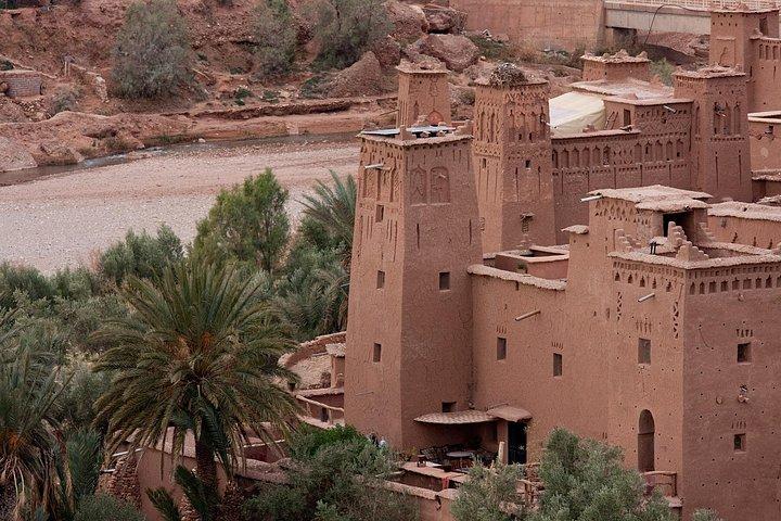 Excursion privée de 3 jours Marrakech à Erg Chigaga désert & 4x4 Camel