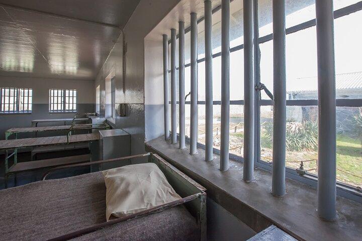 Robben Island Tour with interesting stops in Mandela footsteps