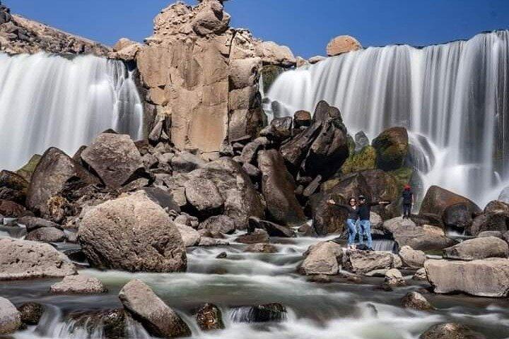 Pillones Waterfall et Stone Forest