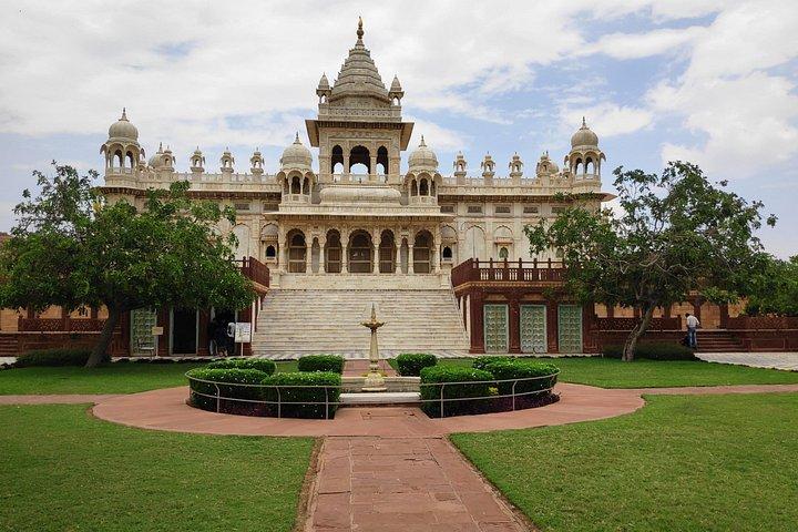 Jaswant thada guidet tur