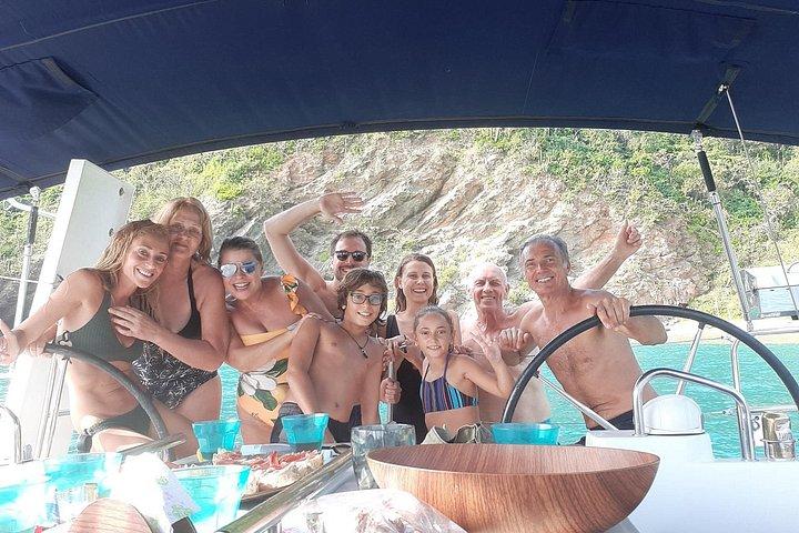タイロナ サンタ マルタ公園でのプライベート ヨット ライド