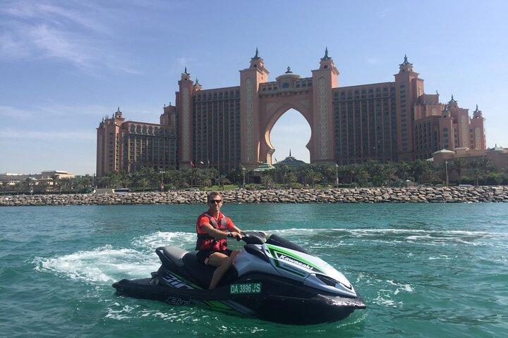 Avventura in moto d'acqua a Dubai
