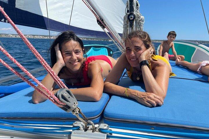 Mallorca sailing as locals with tapas & drink