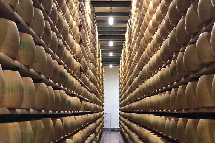 Alt i: Lambo, Ferrari, Balsamico, Vin, Parmigiano, Privattransport