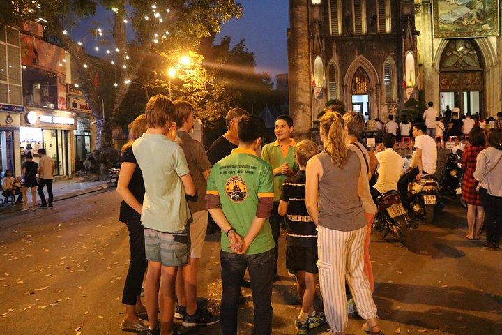 ホイアンベスパナイトフードツアー4時間