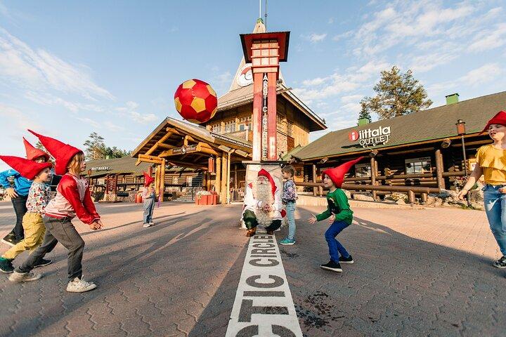 サンタクロース村への小旅行:写真、証明書、ランチ
