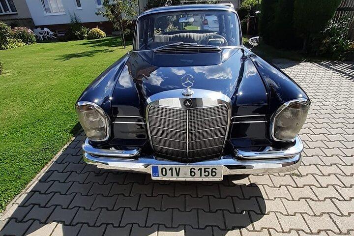 Retro Mercedes Prag Tour