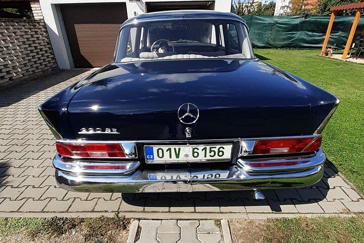 Retro Mercedes Prag-tur