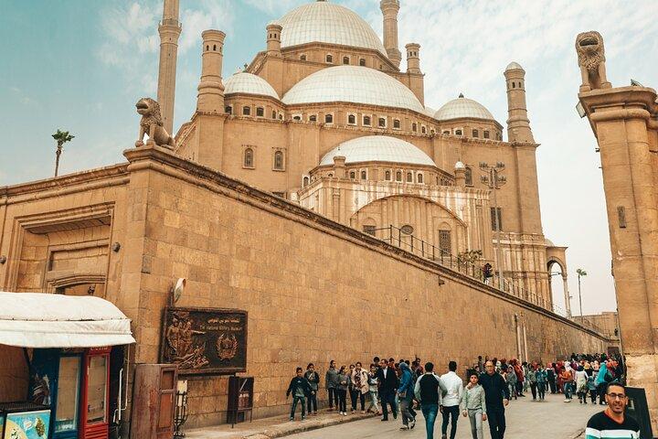 ギザのピラミッド、カイロ シタデル、オールド カイロへの日帰り旅行 - コプト カイロ