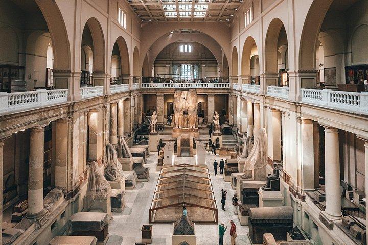 プライベート ツアー国立博物館 NEMC、エジプト考古学博物館 - ギザのピラミッド