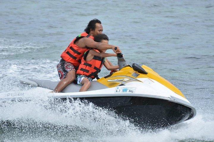 Nusa Dua Marine Jetski und Parasailing-Abenteuer mit Abholung vom Hotel