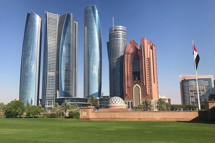 Tour della città di Abu Dhabi e Grande Moschea dello Sceicco Zayed