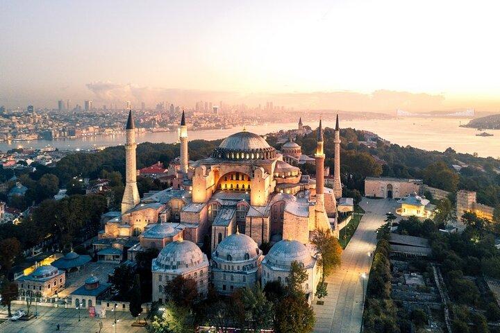 Full-Day Istanbul Private Guided Tour With Lunch & Private Car
