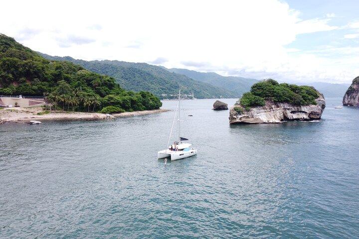 Tour privato delle spiagge di Puerto Vallarta su uno yacht privato