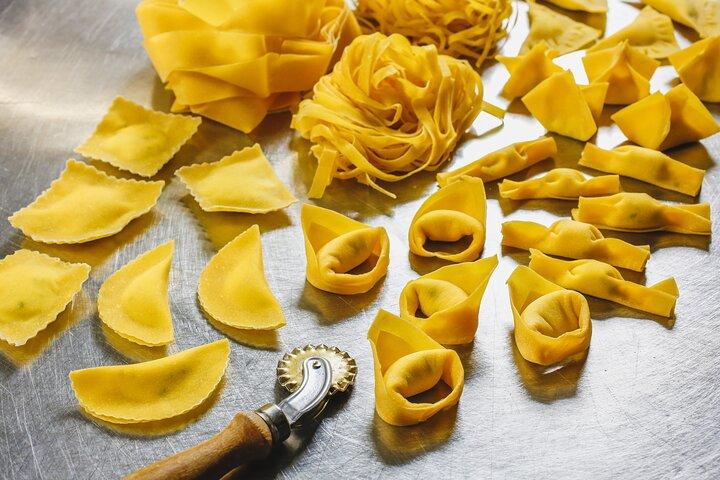 Bologna Pasta cooking class e dessert