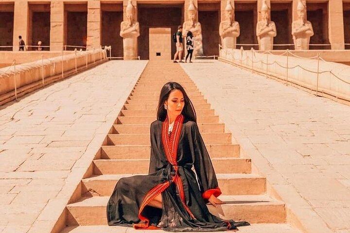 Viagem privada turística em Luxor saindo do Cairo de avião com almoço