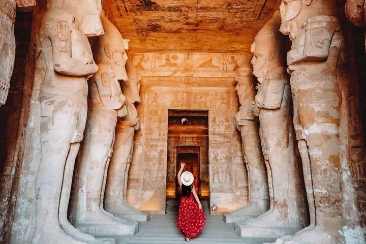 Tour privato di un giorno personalizzabile ad Abu Simbel da Assuan in auto privata