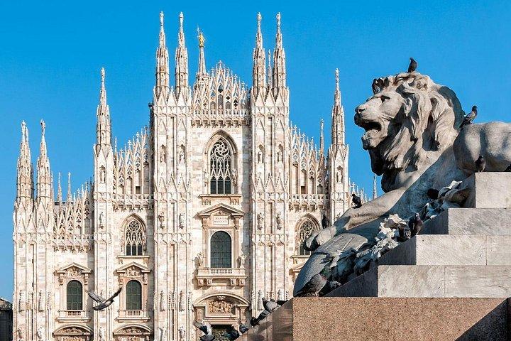 ミラノ空港送迎：ラグジュアリーバンでミラノ市からベルガモ空港BGYへ