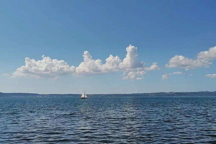 ブラッチャーノ湖＆中世の村プライベート日帰り旅行（ローマ発）
