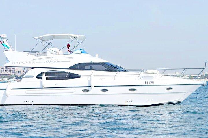 Dubaï Private 3 - Hour Luxury Yacht Charter with Jet Ski Option