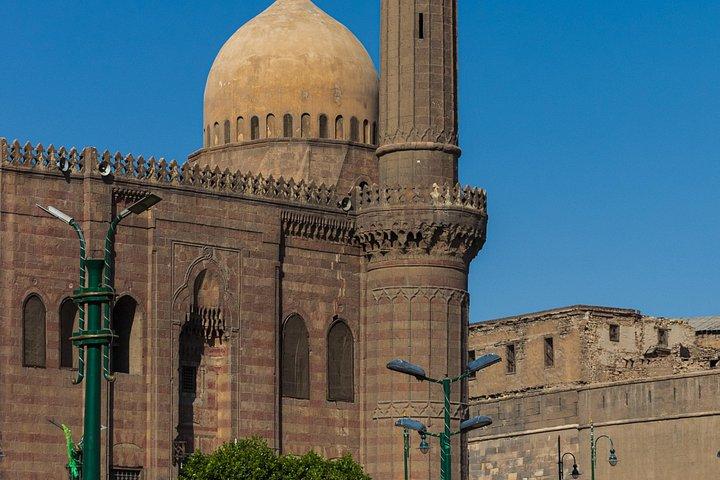 Al-Mu'izz SteetとAl Azhar Parkへのディナー付きツアー