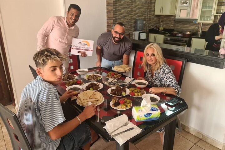 Experiência privada para excursão gastronômica de classe pela maneira egípcia original