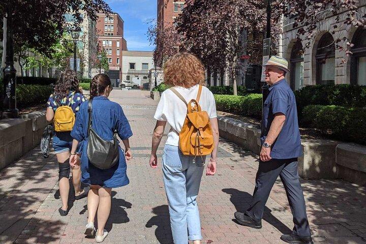 Semi-Privat Gamla Montréal Walking Tour med Guidatour