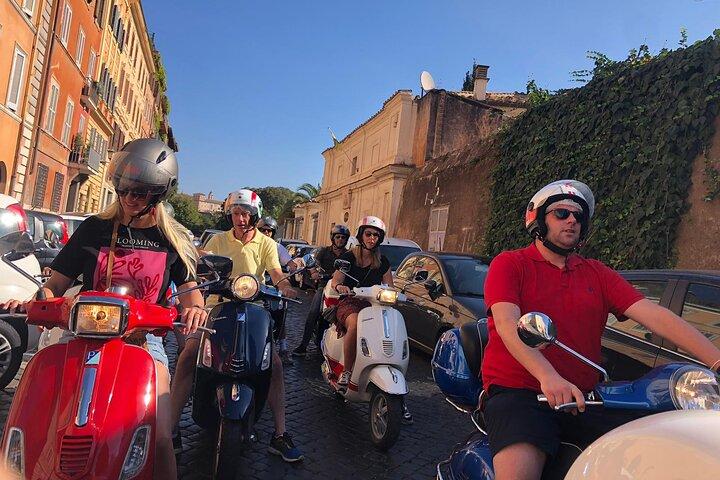 Vespa Self Drive Tour à Rome (L'expérience est un must!!)