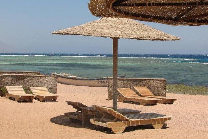 カイロからエル アイン ソクナ紅海への一泊旅行