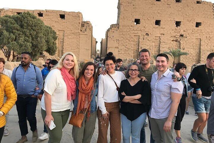 El Cairo: increíble visita guiada de día completo a Luxor, entradas y almuerzo en avión