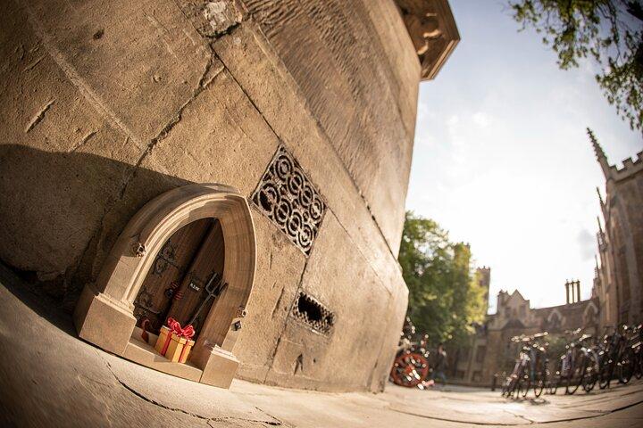 Caça Dinky à Porta Autoguiada Privada em Cambridge