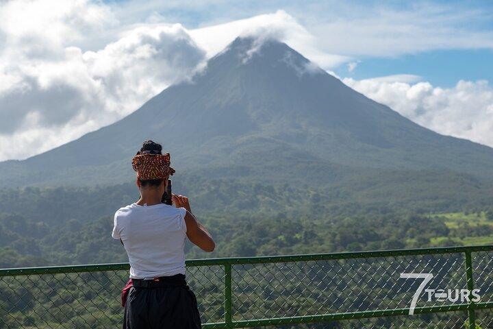 Highlights di Arenal (arenal 1 giorno) + Baldi Hot Springs & Dinner