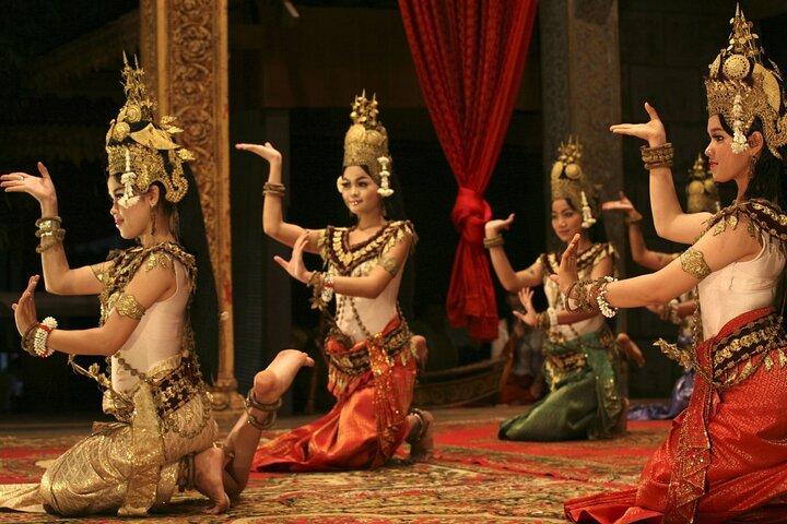 Apsara Dance Performance Including Buffet Dinner and Hotel Pickup