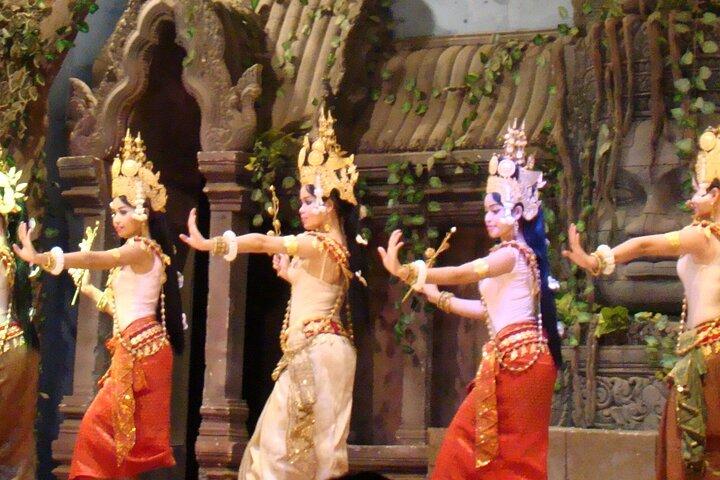 Apsara Dance Performance Including Buffet Dinner and Hotel Pickup