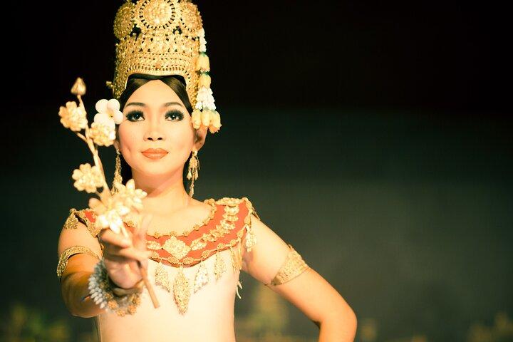 Apsara Dance Performance Including Buffet Dinner and Hotel Pickup