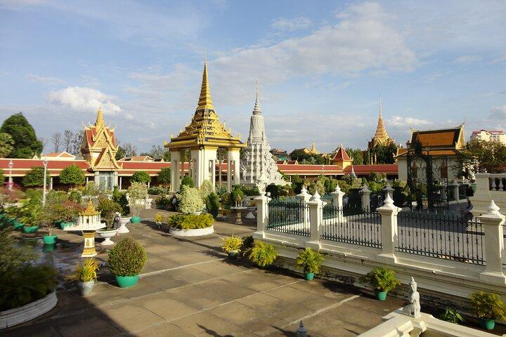 Tour completo della storia di Phnom Penh e della storia del genocidio