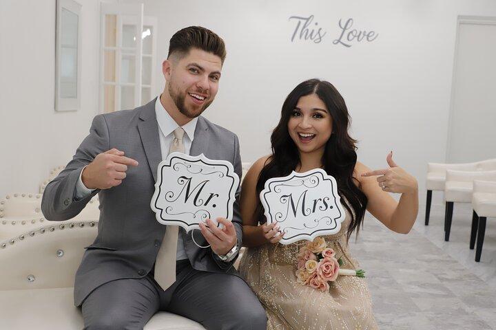 Quickie Las Vegas Wedding at Paradise Wedding Chapel
